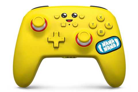 A custom Peely from Fortnite Xbox controller 