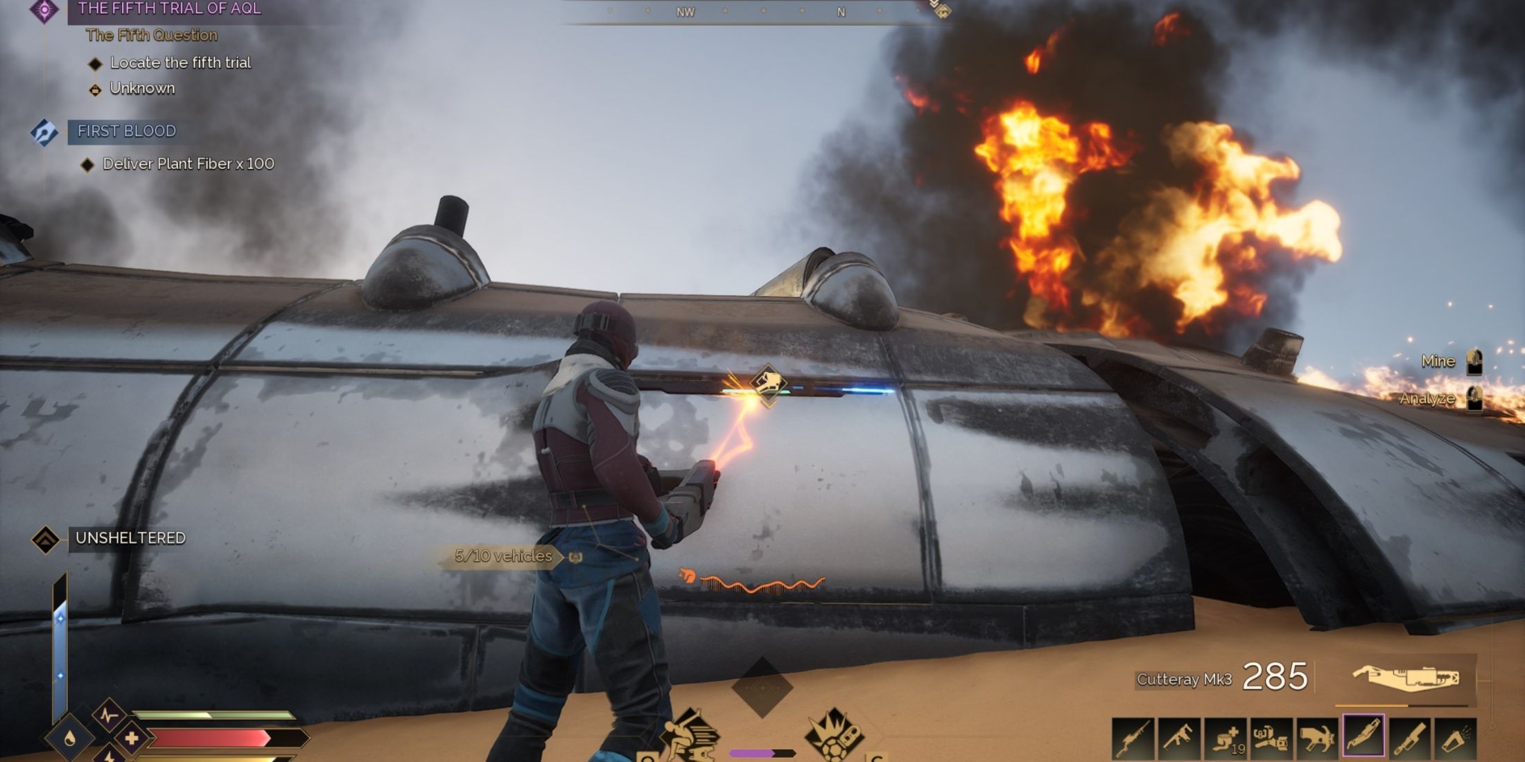 Dune: Awakening Cutting open a crashed ship