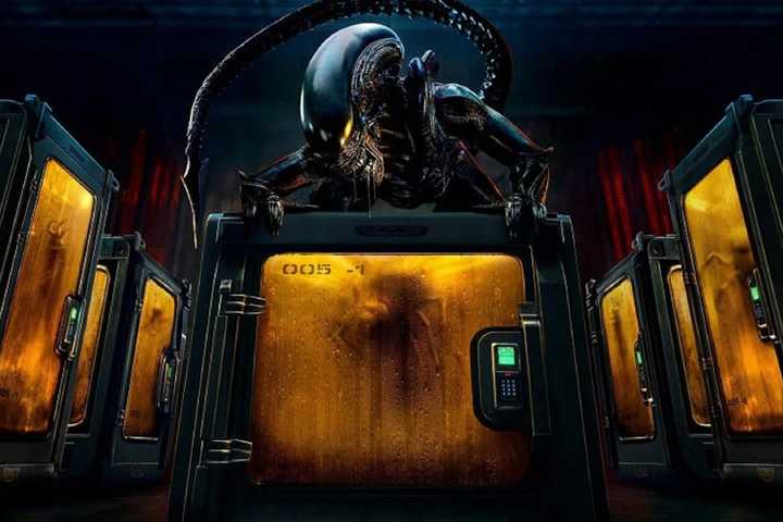 alien-earth-xenomorph-on-container-ship